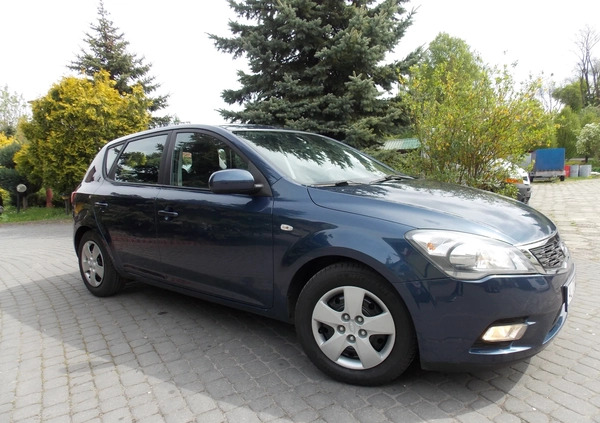 Kia Ceed cena 21500 przebieg: 176500, rok produkcji 2010 z Jarosław małe 379